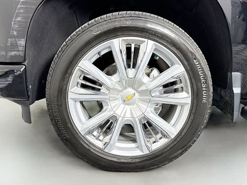 Used 2024 Chevrolet Silverado 1500 High Country w/ Technology Package AWD/4WD image 31