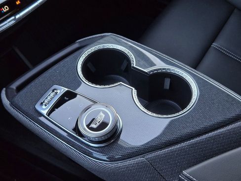 New 2026 Cadillac Optiq Luxury 1 image 22