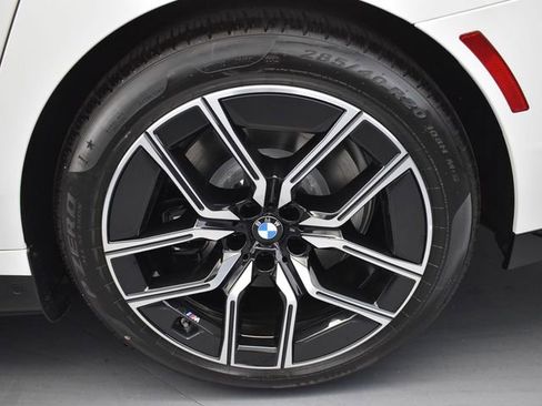 Certified 2024 BMW 750e xDrive w/ Executive Package image 2