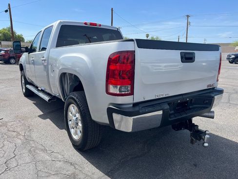 Used 2014 GMC Sierra 2500 SLT w/ Suspension Package, Off-Road AWD/4WD image 7