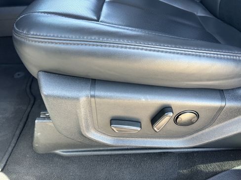 Used 2024 Ford Expedition XLT RWD image 29