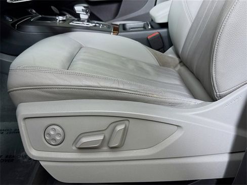 Used 2018 Audi Q5 2.0T Premium Plus w/ Premium Plus Package image 16