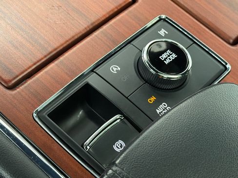 Certified 2024 Lincoln Navigator Reserve w/ Monochromatic Package image 35