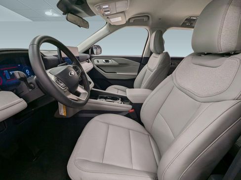 New 2026 Ford Explorer Active w/ Active Comfort Package AWD/4WD image 4
