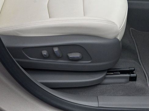 Used 2022 Cadillac XT6 Premium Luxury image 37