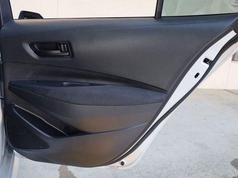 Used 2022 Toyota Corolla LE FWD image 22