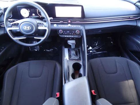 Used 2024 Hyundai Elantra SEL FWD image 10