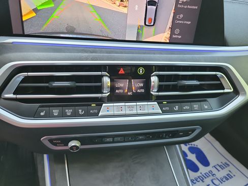 Used 2019 BMW X7 xDrive40i w/ Premium Package AWD/4WD image 17