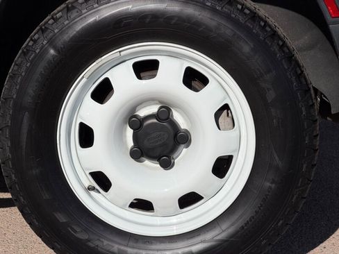 Used 2022 Land Rover Defender 90 image 35