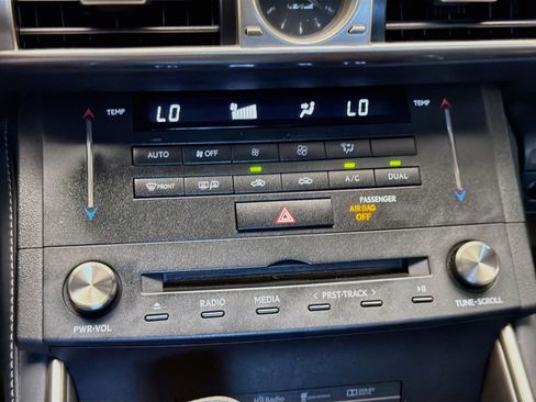 Used 2016 Lexus IS 200t w/ F Sport Package RWD image 10