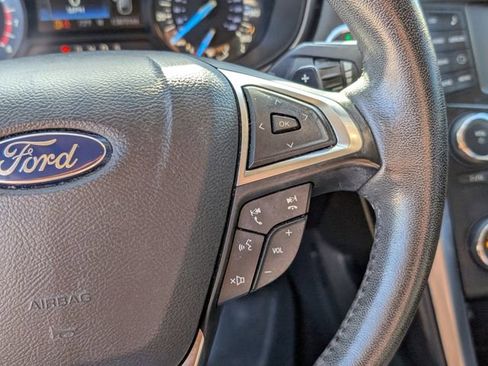 Used 2017 Ford Fusion SE w/ Equipment Group 201A image 16