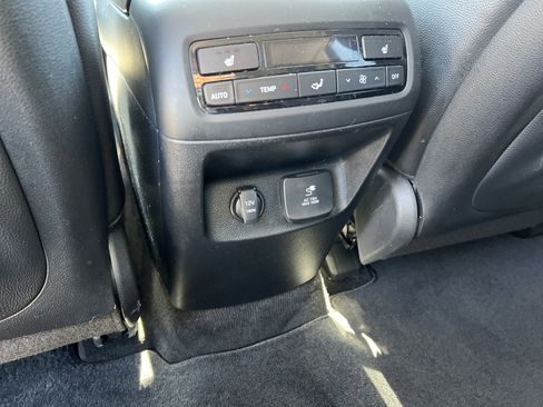 Used 2022 Hyundai Palisade SEL w/ Premium Package FWD image 26