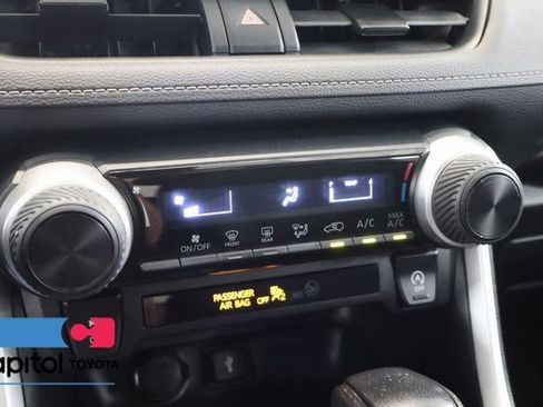 Certified 2021 Toyota RAV4 LE AWD/4WD image 20