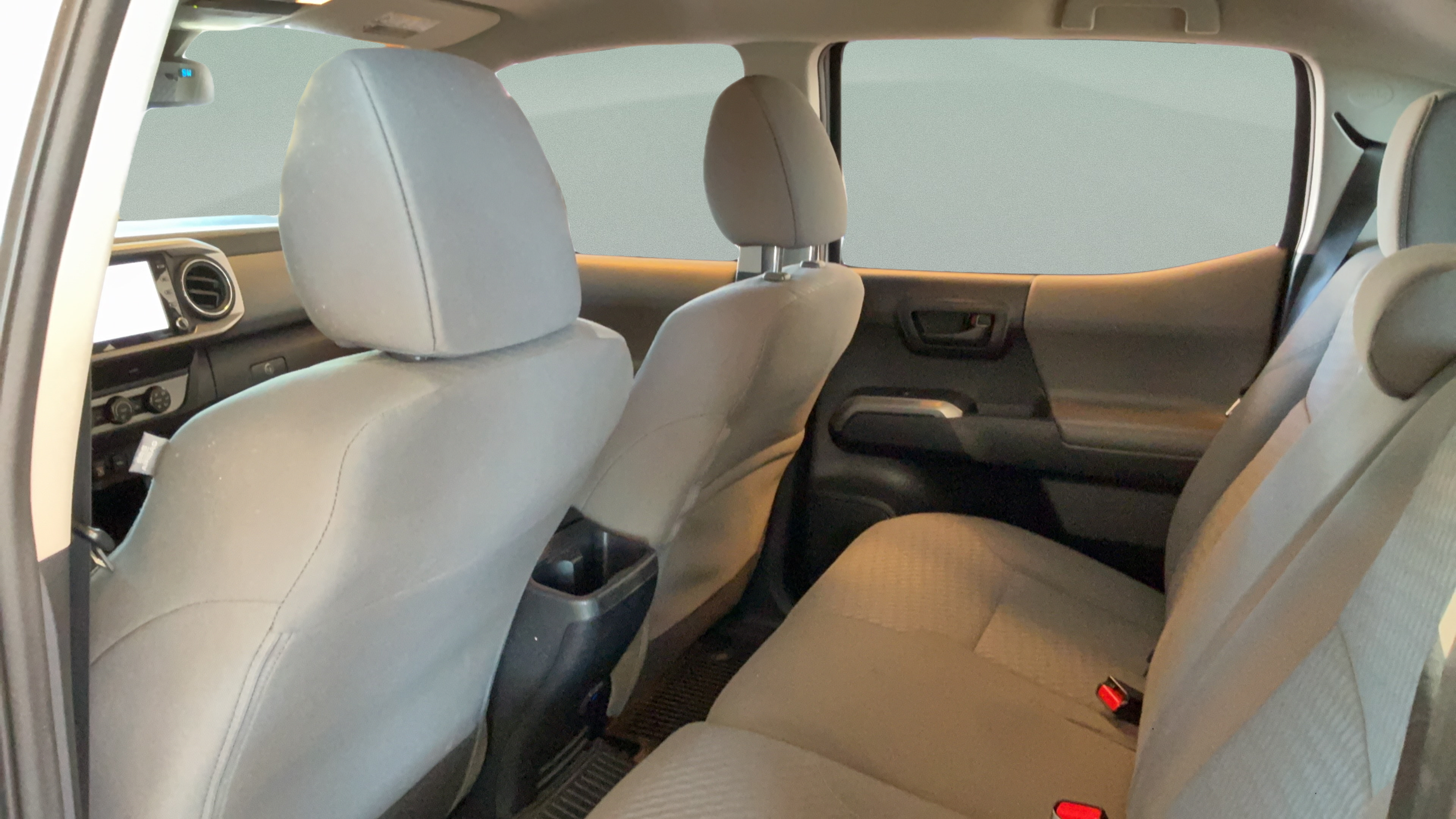 Used 2020 Toyota Tacoma SR5 RWD image 49