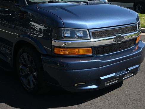 Used 2023 Chevrolet Express 2500 Extended RWD image 29