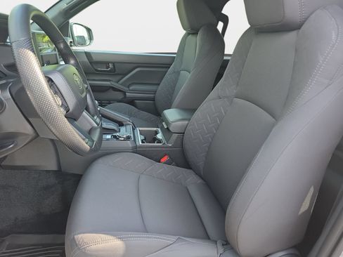 Used 2025 Toyota Tacoma SR5 AWD/4WD image 14