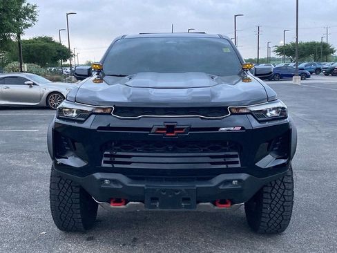 Used 2025 Chevrolet Colorado ZR2 w/ Midnight Edition image 2