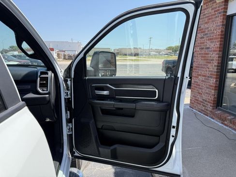 Used 2024 RAM 2500 Big Horn w/ Bed Utility Group image 14
