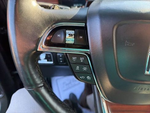 Used 2023 Lincoln Navigator Reserve image 17