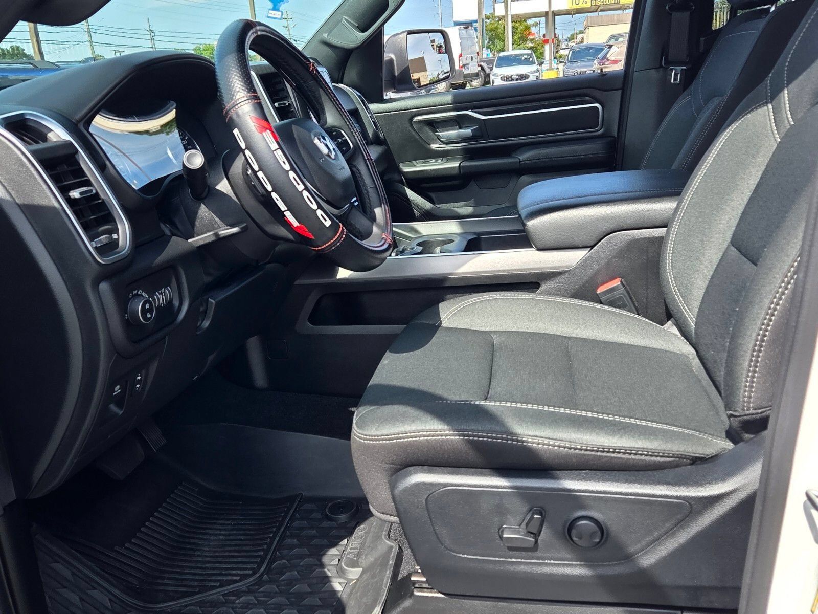 Used 2025 RAM 1500 Big Horn AWD/4WD image 5