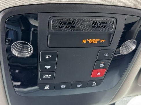 New 2026 Kia Carnival EX FWD image 32