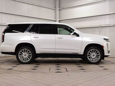 Used 2023 Cadillac Escalade Premium Luxury AWD/4WD image 9