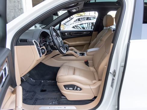 Certified 2021 Porsche Cayenne S AWD/4WD image 30