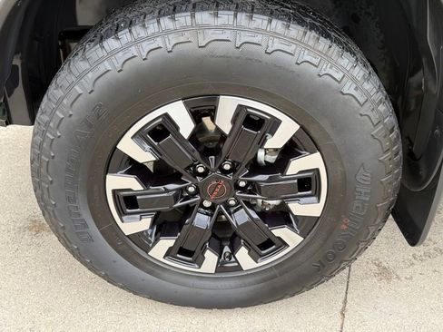 Used 2023 Nissan Frontier PRO-4X w/ Pro Convenience Package AWD/4WD image 10