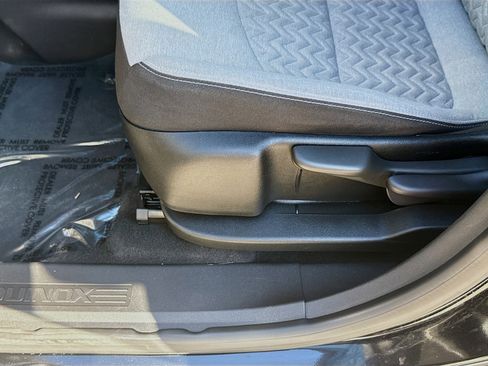 Used 2024 Chevrolet Equinox LS image 15