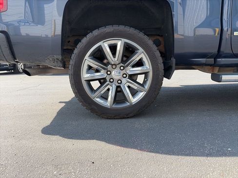 Used 2018 Chevrolet Silverado 1500 LTZ Z71 w/ Centennial Edition image 9