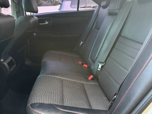 Used 2015 Toyota Camry SE w/ Moonroof Package FWD image 16