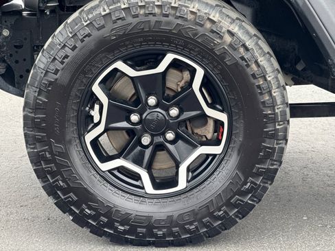 Used 2020 Jeep Gladiator Rubicon AWD/4WD image 26