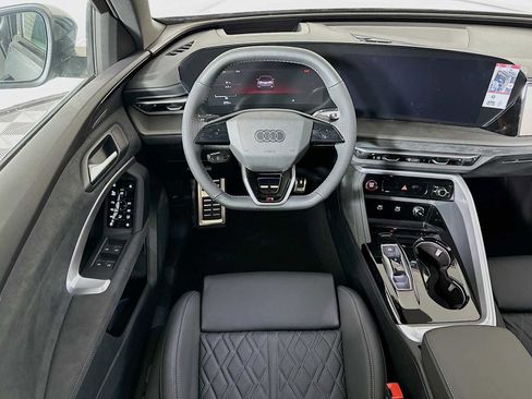New 2025 Audi SQ5 Prestige image 21