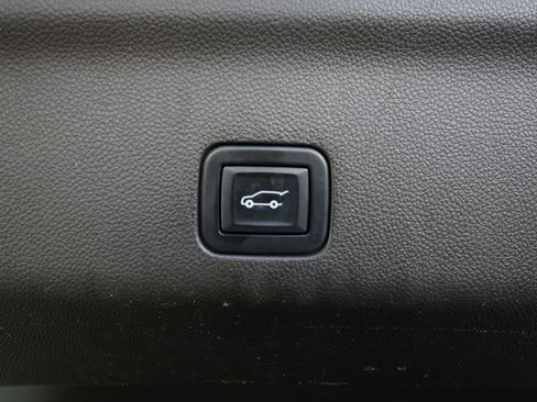 Used 2021 GMC Yukon XL Denali w/ Denali Ultimate Package image 14