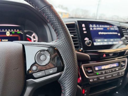 Used 2024 Honda Passport Black Edition image 23