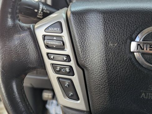Used 2020 Nissan Titan SL w/ Moonroof Package image 25