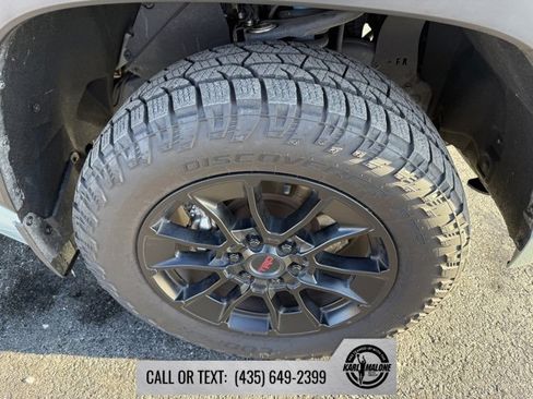 Used 2022 Toyota Tundra Limited image 15