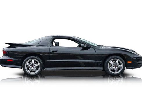 Used 2001 Pontiac Firebird Trans Am image 2