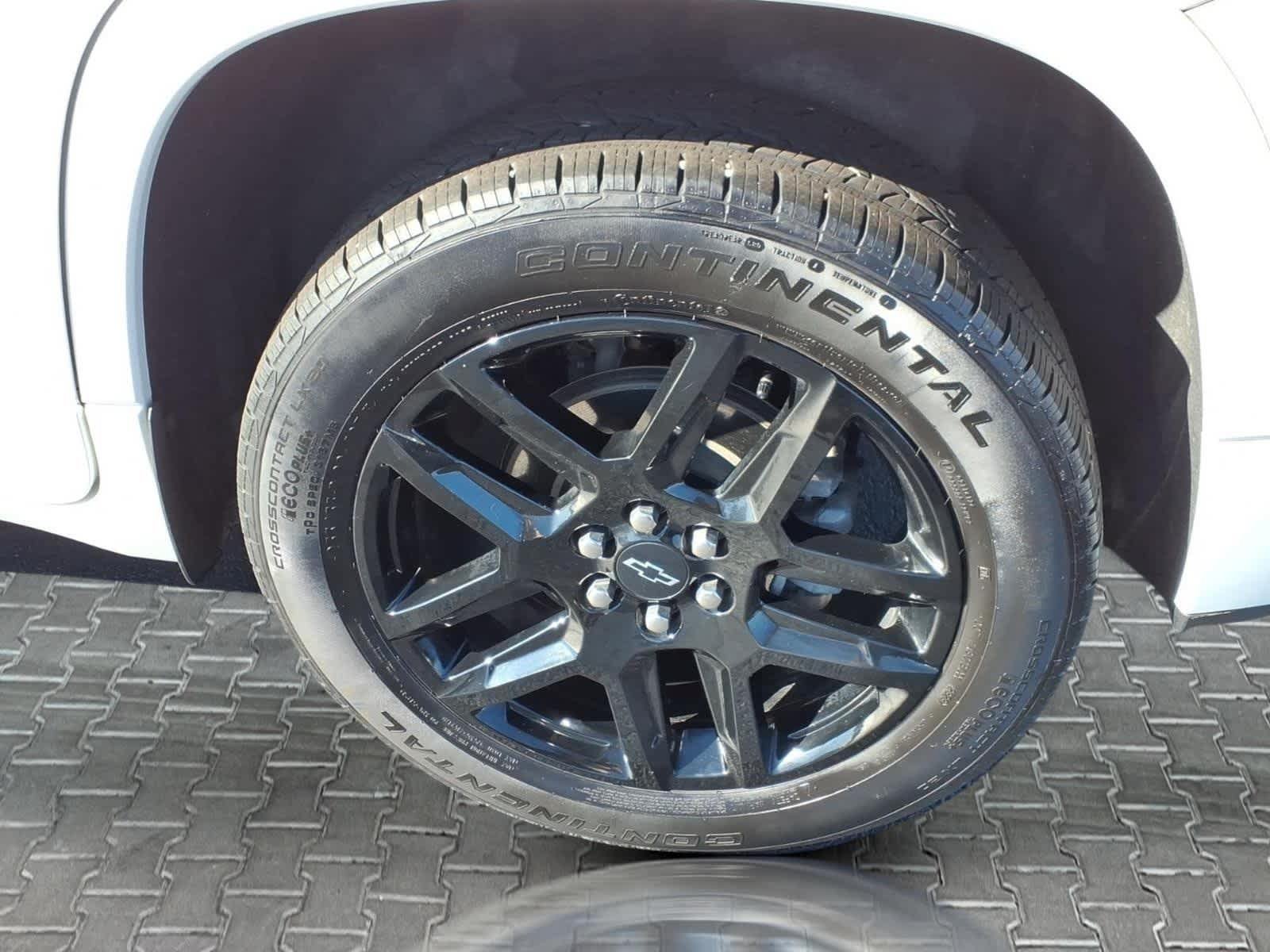 Used 2023 Chevrolet Traverse Premier w/ LPO, Floor Liner Package FWD image 14