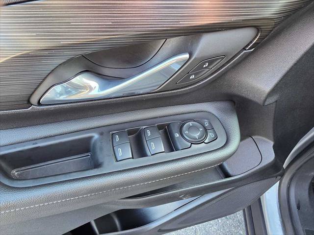 Used 2024 GMC Terrain SLE AWD/4WD image 22
