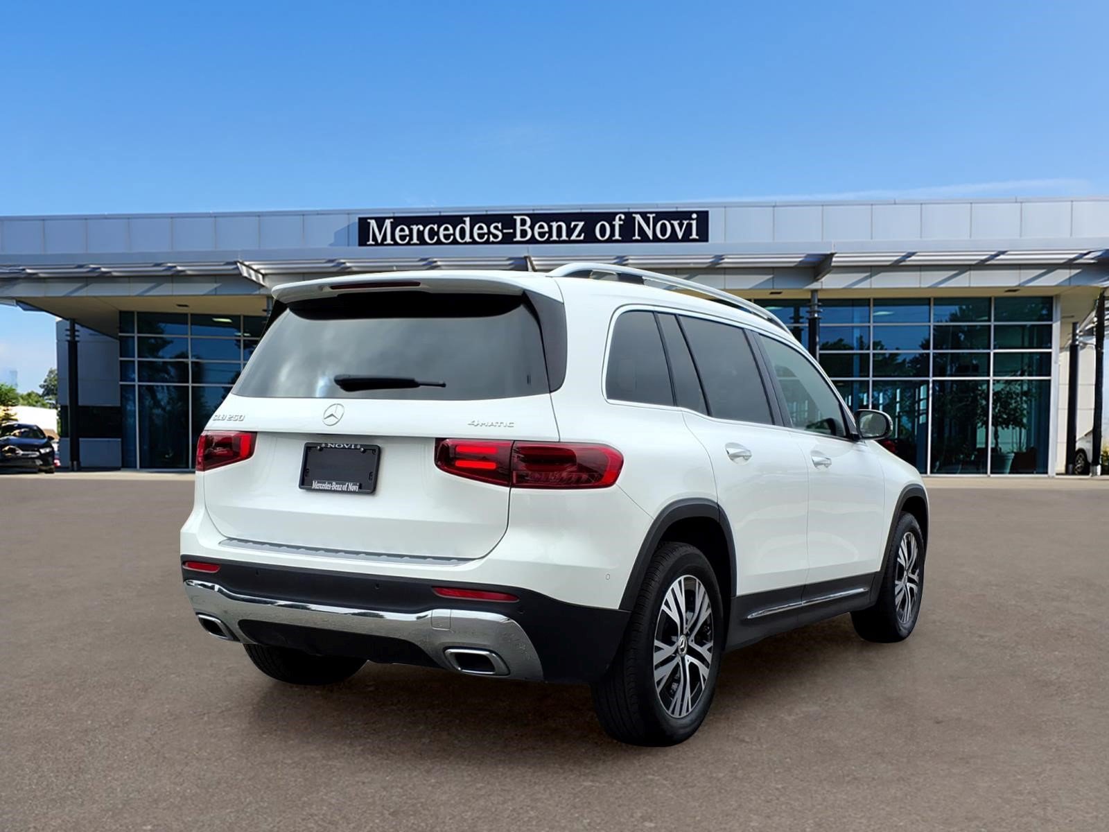 Certified 2025 Mercedes-Benz GLB 250 4MATIC image 5
