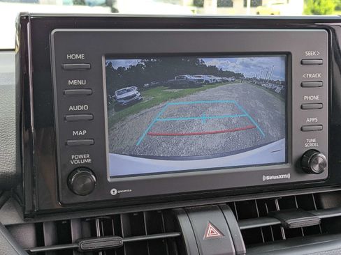 Used 2021 Toyota RAV4 XLE AWD/4WD image 20