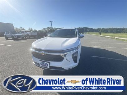 New 2025 Chevrolet Trax LT w/ Driver Confidence Package