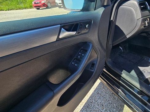 Used 2016 Volkswagen Jetta Sport FWD image 12