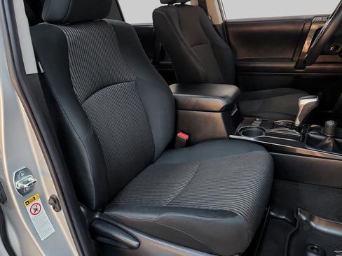 Used 2018 Toyota 4Runner TRD Off-Road image 37