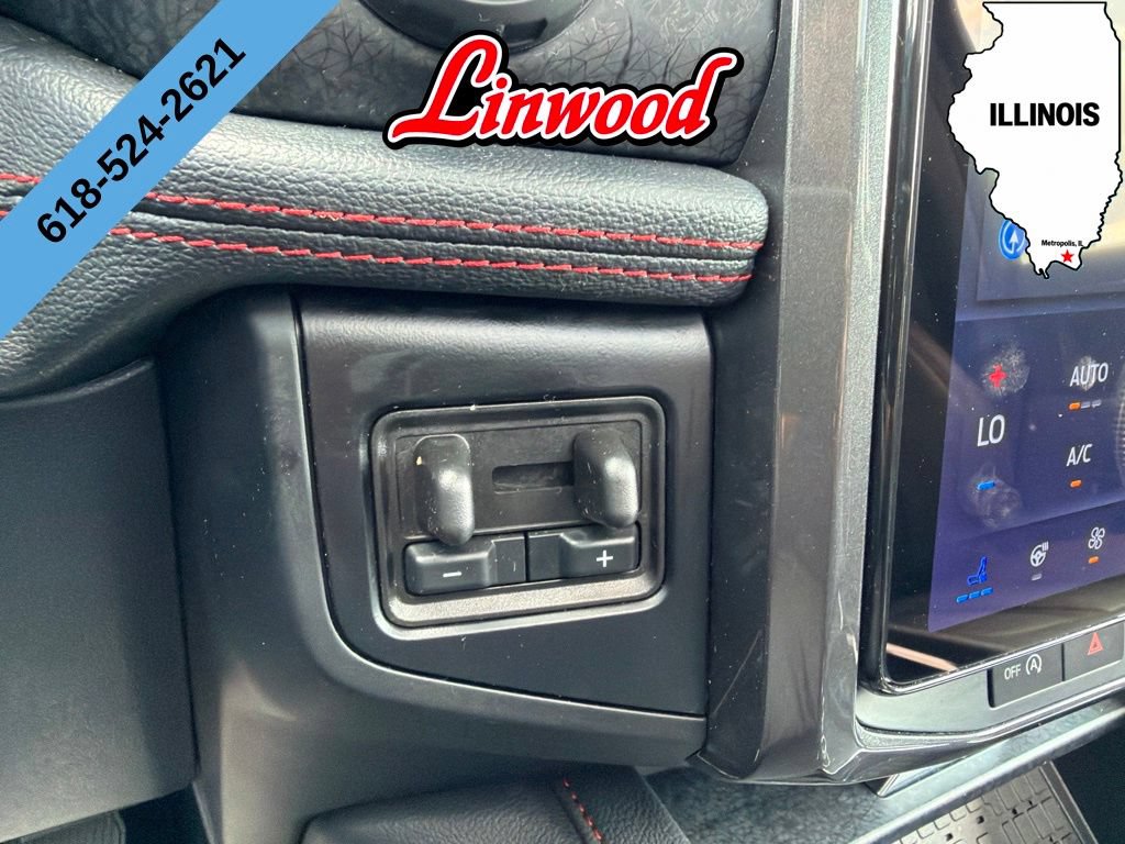 Used 2024 Ford Expedition Limited AWD/4WD image 34