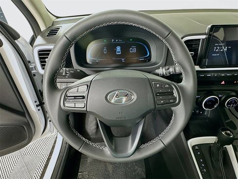 New 2025 Hyundai Venue Limited image 7