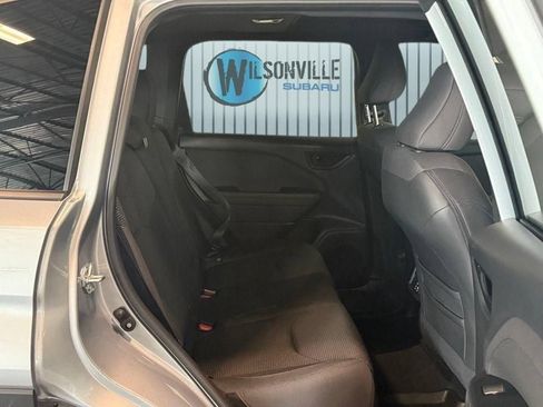 Used 2025 Subaru Forester Premium AWD/4WD image 6