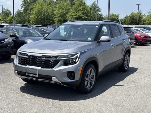 Used 2024 Kia Seltos S AWD/4WD image 5