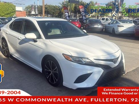 Used 2019 Toyota Camry SE w/ Convenience Package FWD image 10